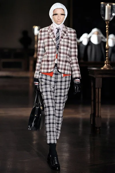 Look 3
